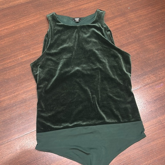 Express body contour bodysuit - Picture 2 of 8